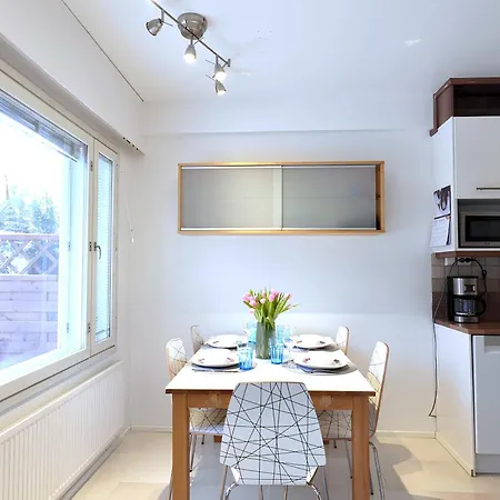 Cozy 93m² Townhouse With Large Terrace & Sauna Apartamento