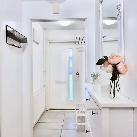 Cozy 93m² Townhouse With Large Terrace & Sauna