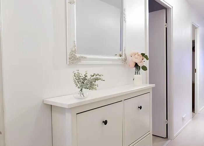 Cozy 93m² Townhouse With Large Terrace & Sauna Διαμέρισμα *