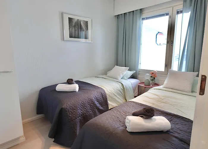 Cozy 93m² Townhouse With Large Terrace & Sauna Διαμέρισμα *