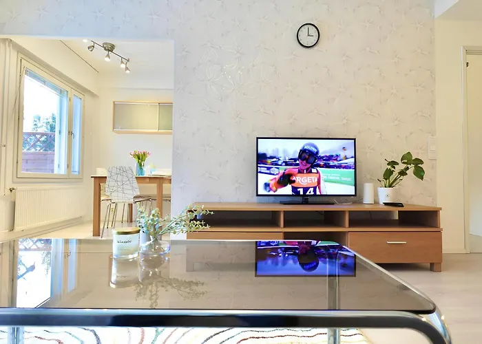 Cozy 93m² Townhouse With Large Terrace & Sauna Διαμέρισμα *