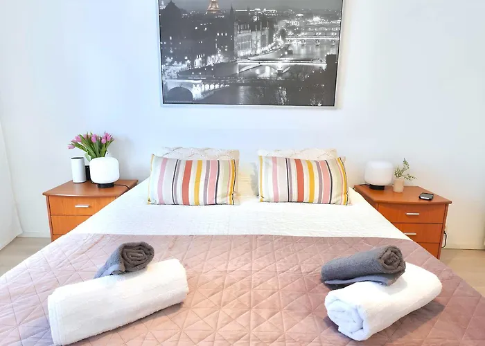 Διαμέρισμα Cozy 93m² Townhouse With Large Terrace & Sauna *