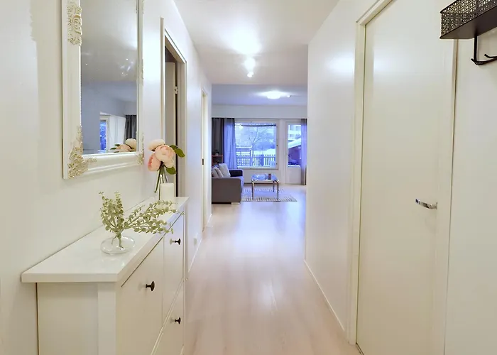 Cozy 93m² Townhouse With Large Terrace & Sauna *