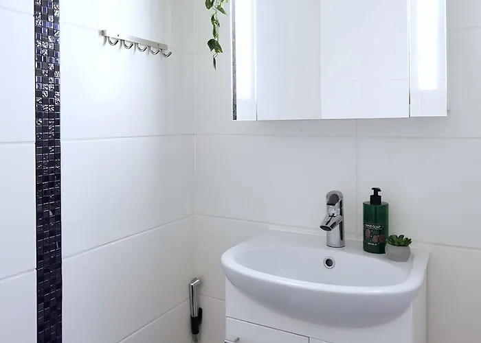 Cozy 93m² Townhouse With Large Terrace & Sauna Διαμέρισμα *