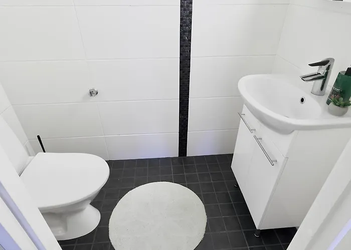 Διαμέρισμα Cozy 93m² Townhouse With Large Terrace & Sauna Τούρκου